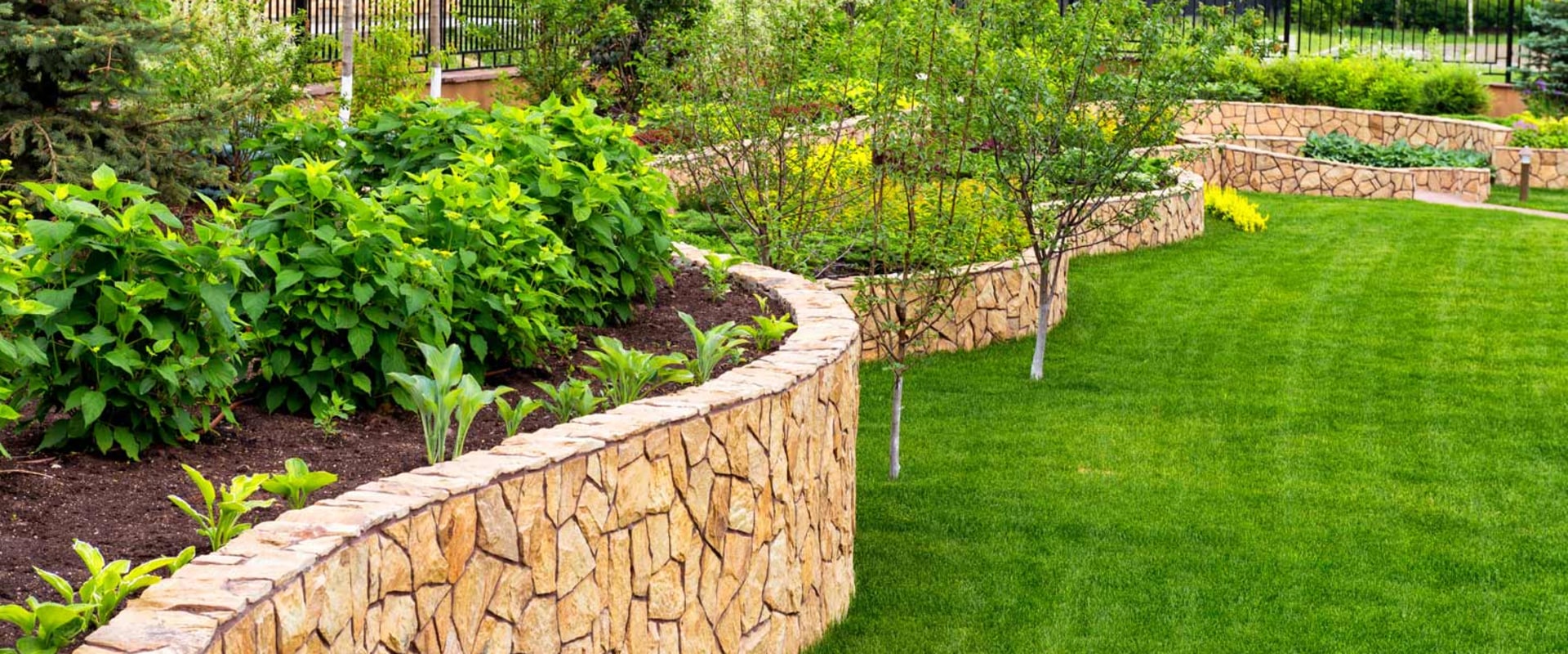 Why DIY Fence Installation Is Not Always The Best Option For Residential Landscaping In Fort Myers, FL